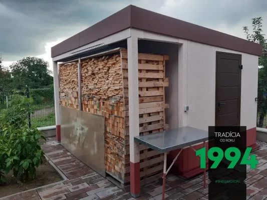 Záhradný domček s prístreškom na drevo v Trenčíne