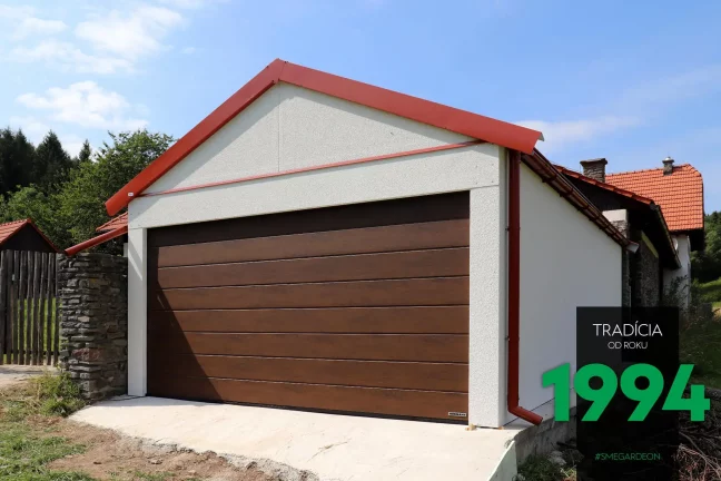 Garáž pre dve autá so sedlovou strechou