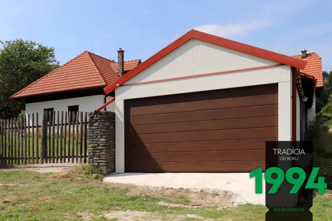 Garáž so sedlovou strechou pre dve autá