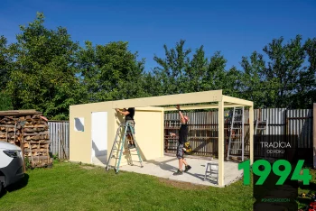 Montáž domčeka s prístreškom