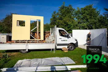 Stavba uložená na dodávke