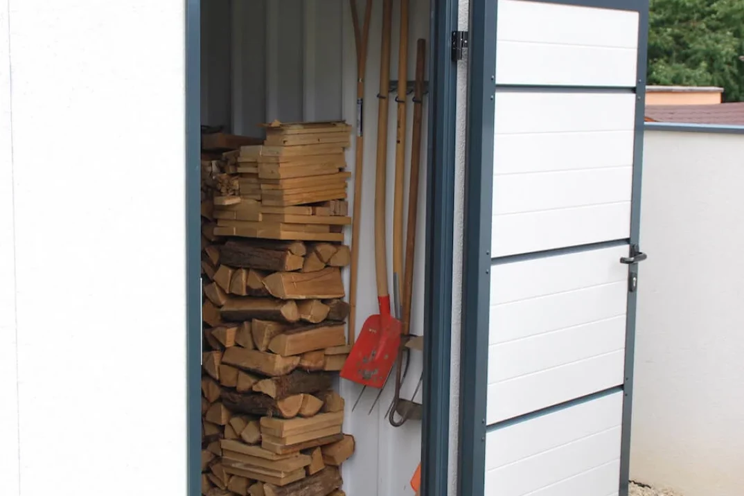 Otvorené dvere do domčeka