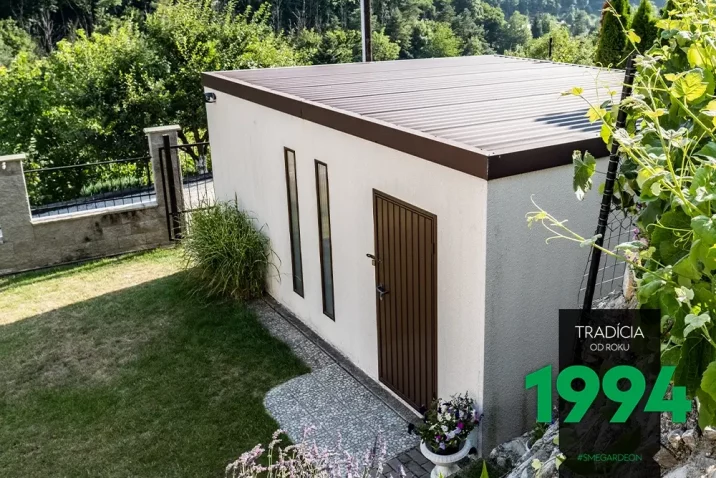 7-ročná dvojgaráž v bielej omietke