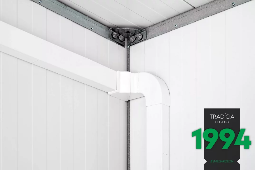 Detail na roh garáže