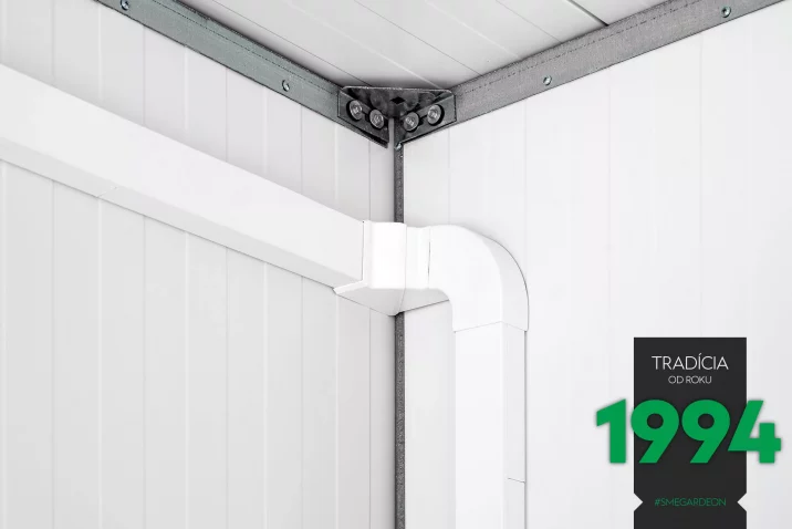 Detail na roh garáže