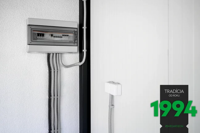 Detail na elektirnu v domčeku