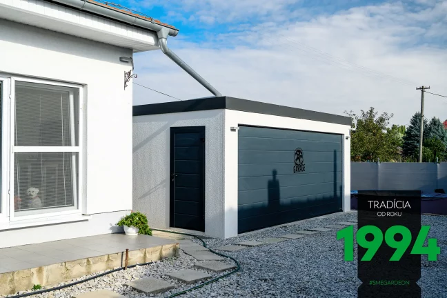 Dvojgaráž v bielej omietke
