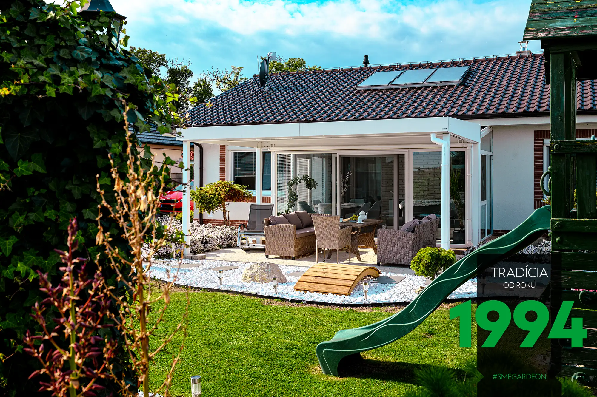 Šmýkačka na záhrade