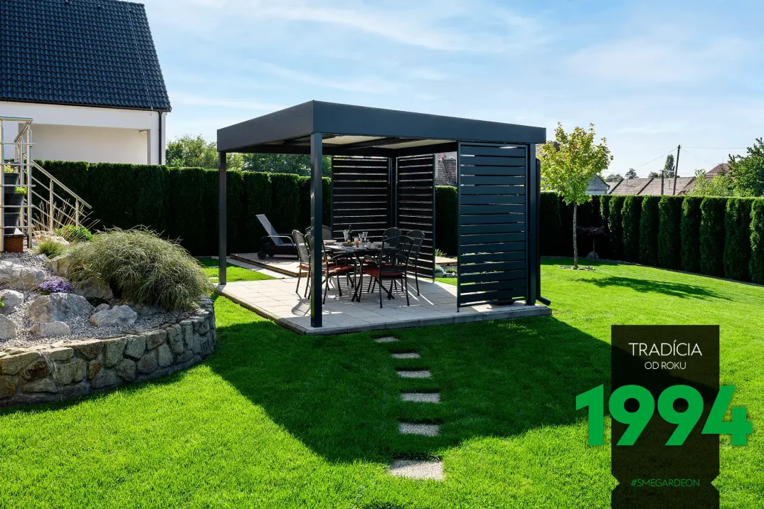 Pergola s kovovými výplňami