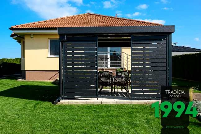 Kovové výplne na pergole