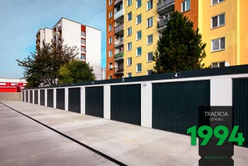 Radové garáže s bránami v antracite