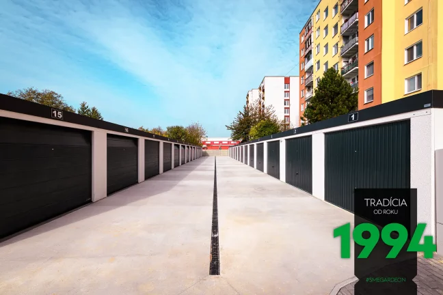 Radové garáže oproti sebe