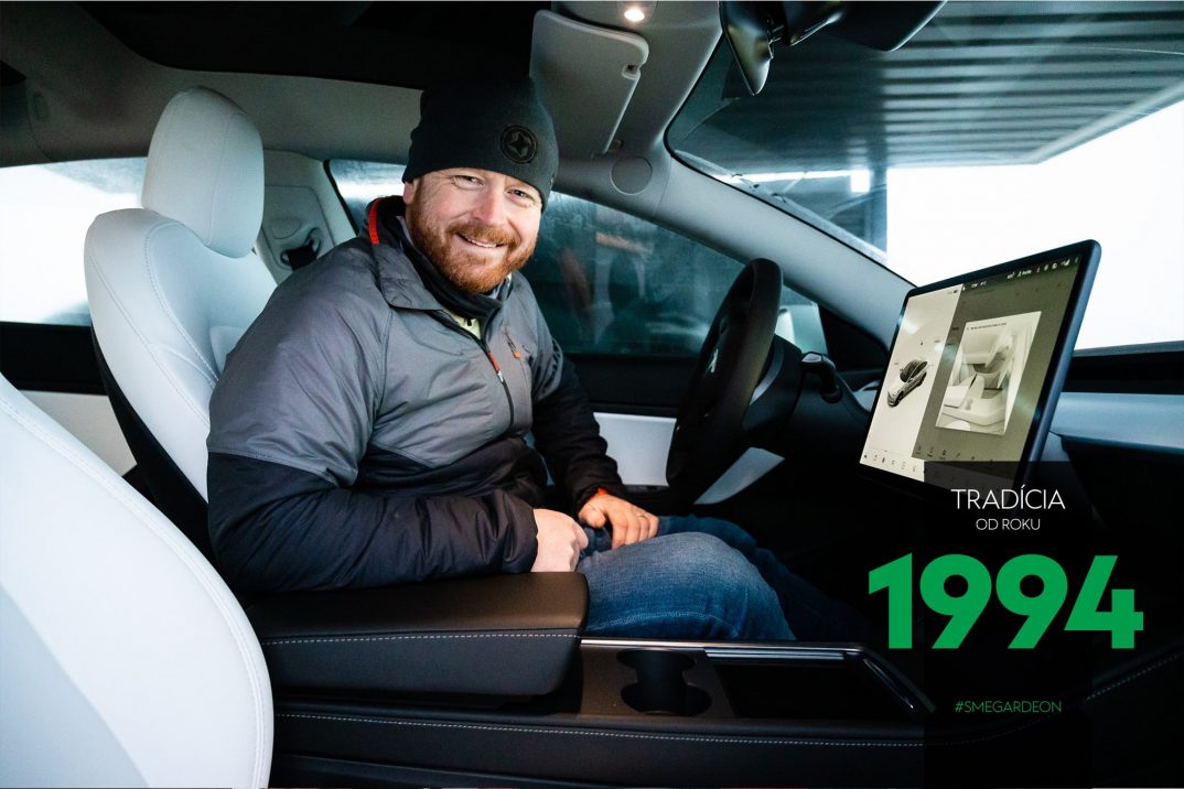 Rasťo Chvála v Tesle 3