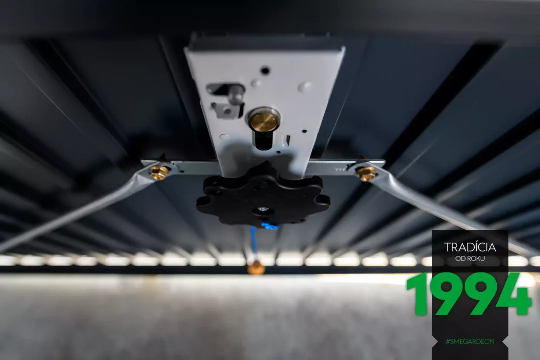 Detail na výklopnú bránu