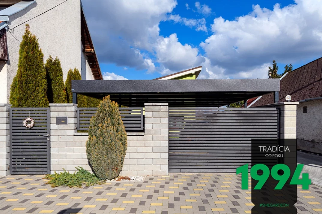 Zavretá bránička pred prístreškom