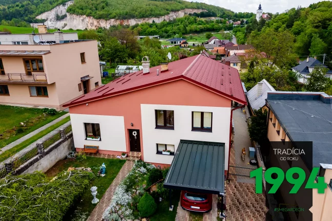 Prístrešok pre jedno auto z dronu