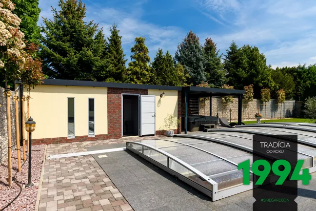 Atypický domček pri bazéne