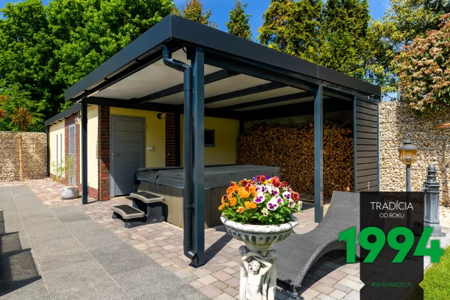 Prístrešok s domčekom