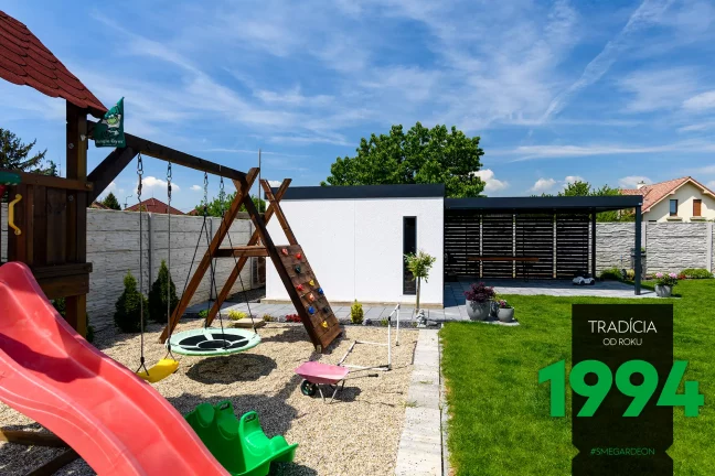 Malé ihrisko pri domčeku