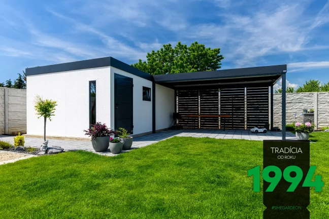 Záhradný domček s prístreškom a bočnými výplňami