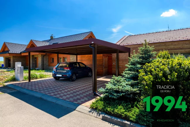 Prístrešok pre dve autá s vozidlom