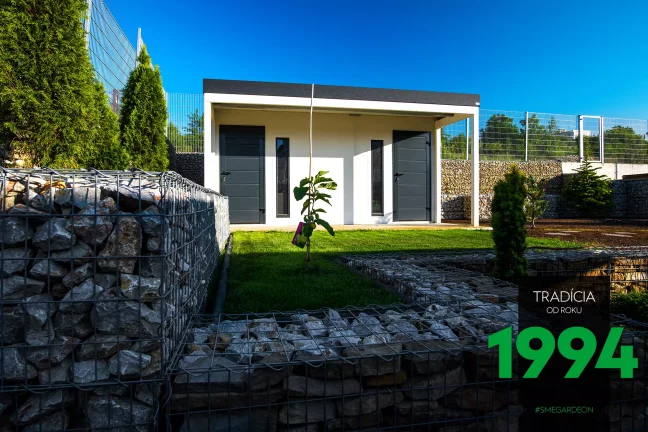 Domček v bielej omietke