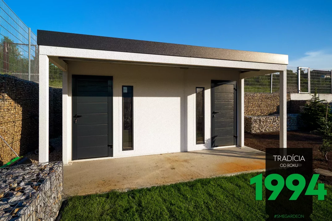 Domček s prístreškom vpredu