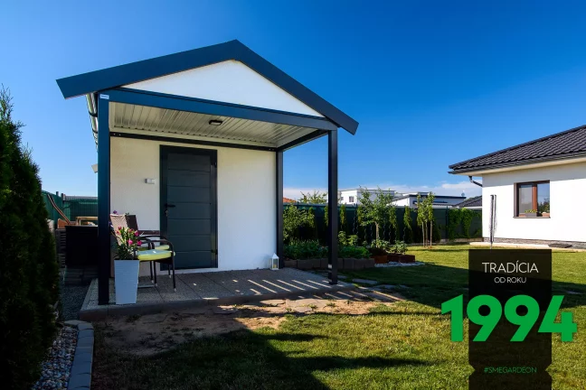 Domček v bielej omietke