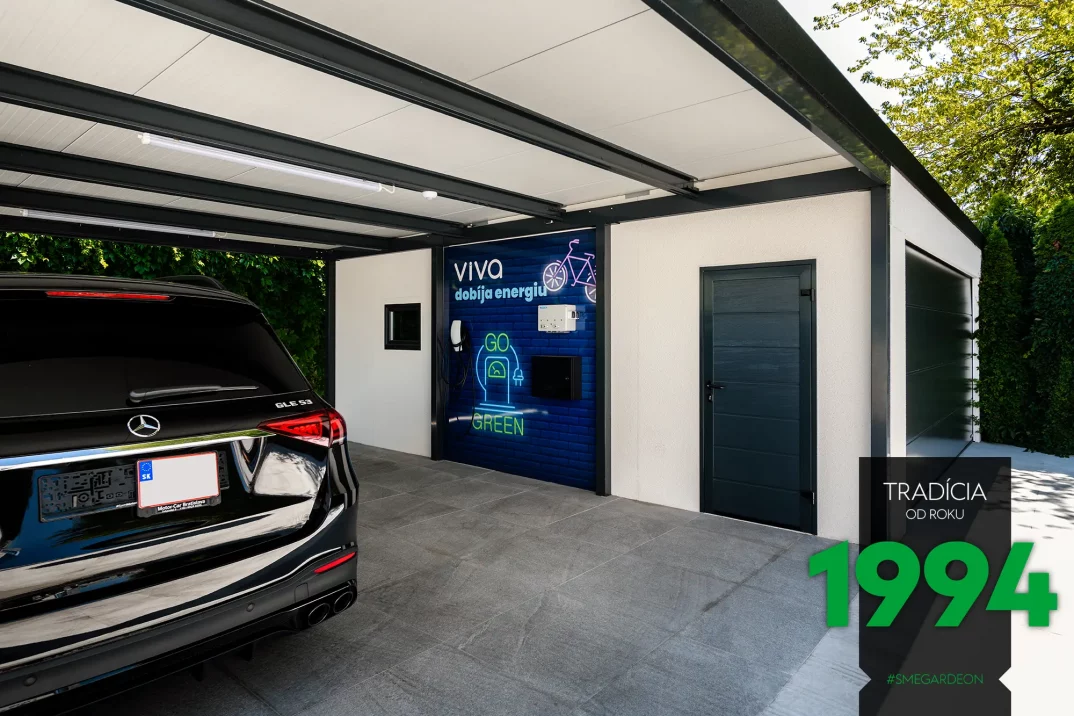 Dvere na boku garáže