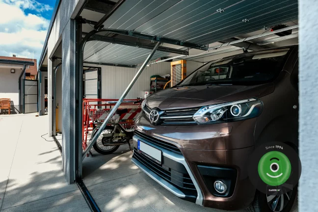 Van pre 7 ľudí v garáži