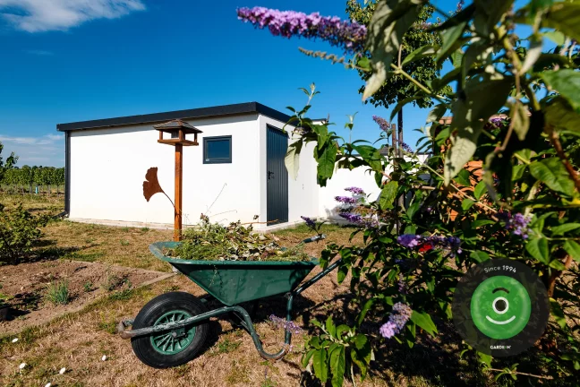 Garáž na záhrade