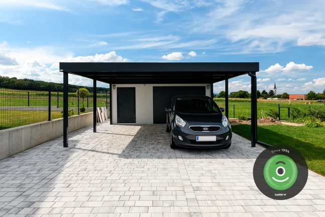 Auto pod prístreškom pre dve vozidlá