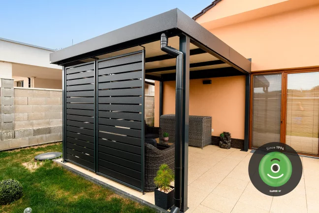 Kovové výplne na pergole