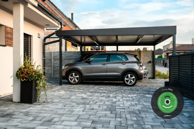 Prístrešok v antracite