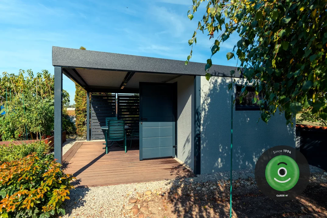 Posedenie pod prístreškom