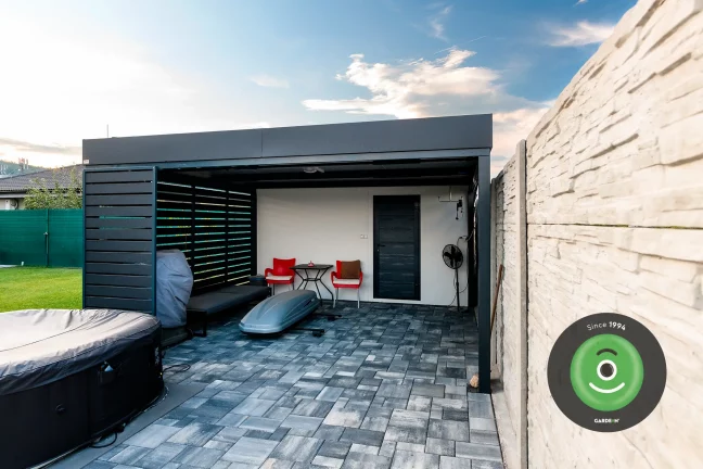 Posedenie pod pergolou a odkladací priestor