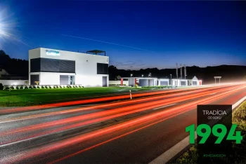 Showroom Gardeon v noci