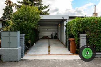 Prístrešok pred garážou