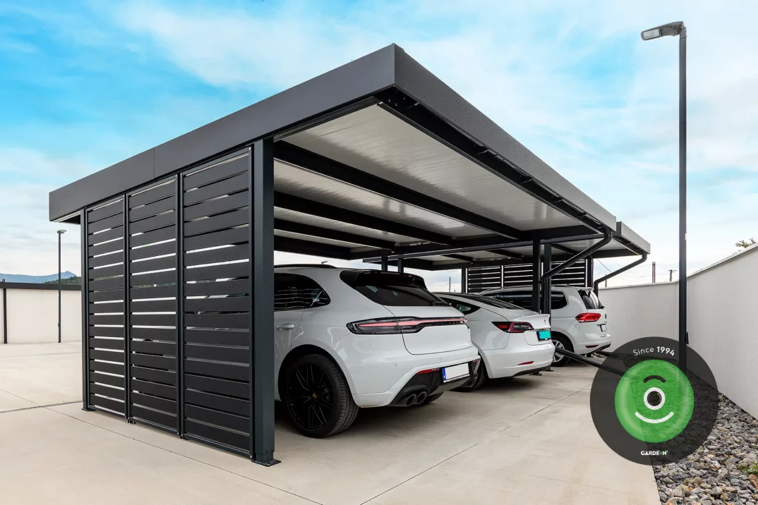 Prístrešky pre vozidlá s izolovanou strechou a bočnými výplňami