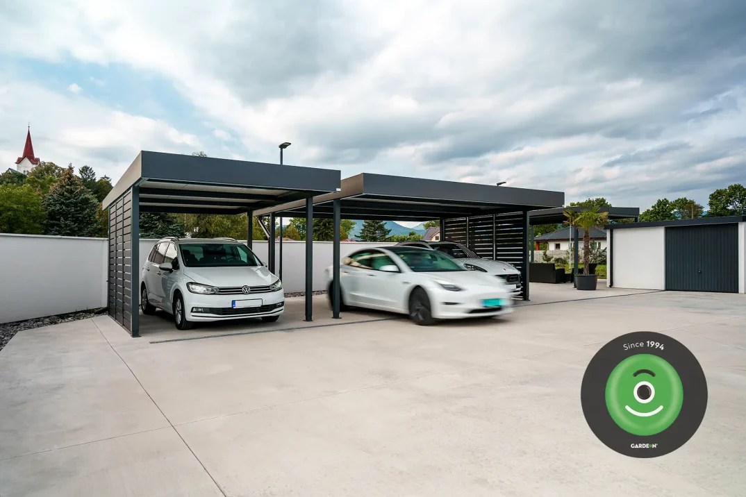 Prístrešky pre tri autá s osobnými autami