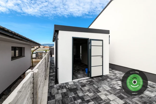 Zadný vchod do garáže