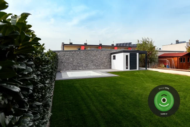 Záhradný domček s bazénom