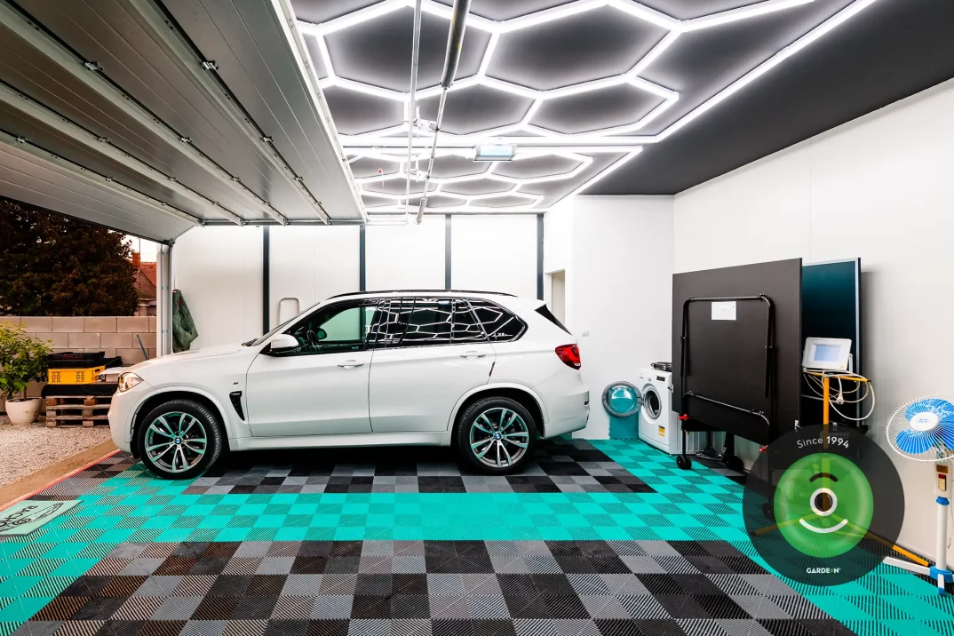 Interiér garáže Gardeon - ručná autoumyváreň