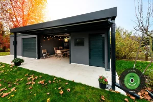 Záhradný domček s prístreškom a garážou