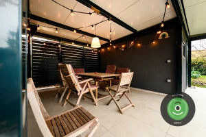 Romantické posedenie pod prístreškom