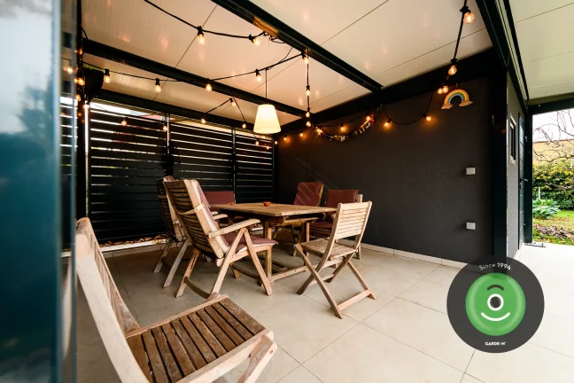 Romantické posedenie pod prístreškom