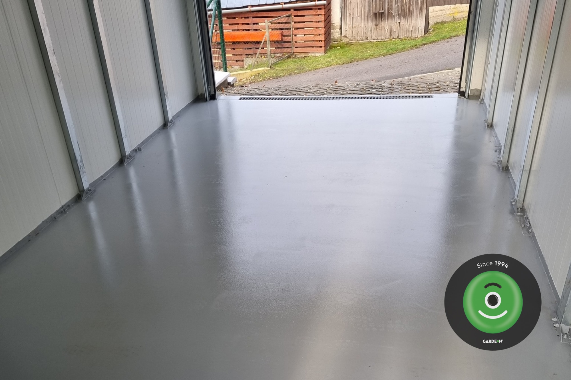 Podlaha pripraven&aacute; v gar&aacute;ži