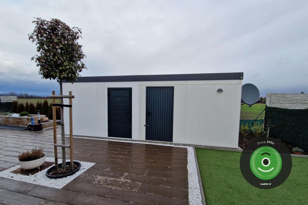 Gardeon prerobený prístrešok na záhradný domček