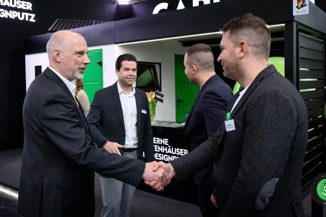 Obchodní partneri na výstave