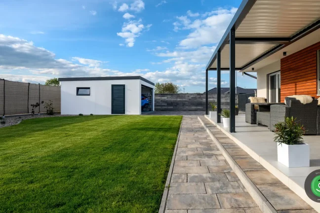 GARDEON garáž pre dve autá v rohu záhrady